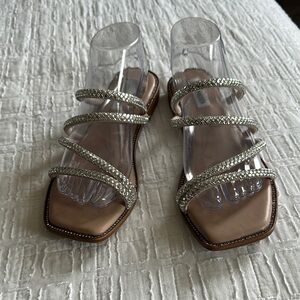 Steve Madden statue Silver Strappy Women's Sandals size 9.5